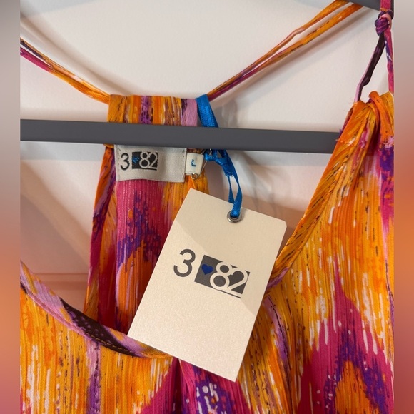 Summer is coming 
Women’s 3❤️82 Top - Picture 2 of 4